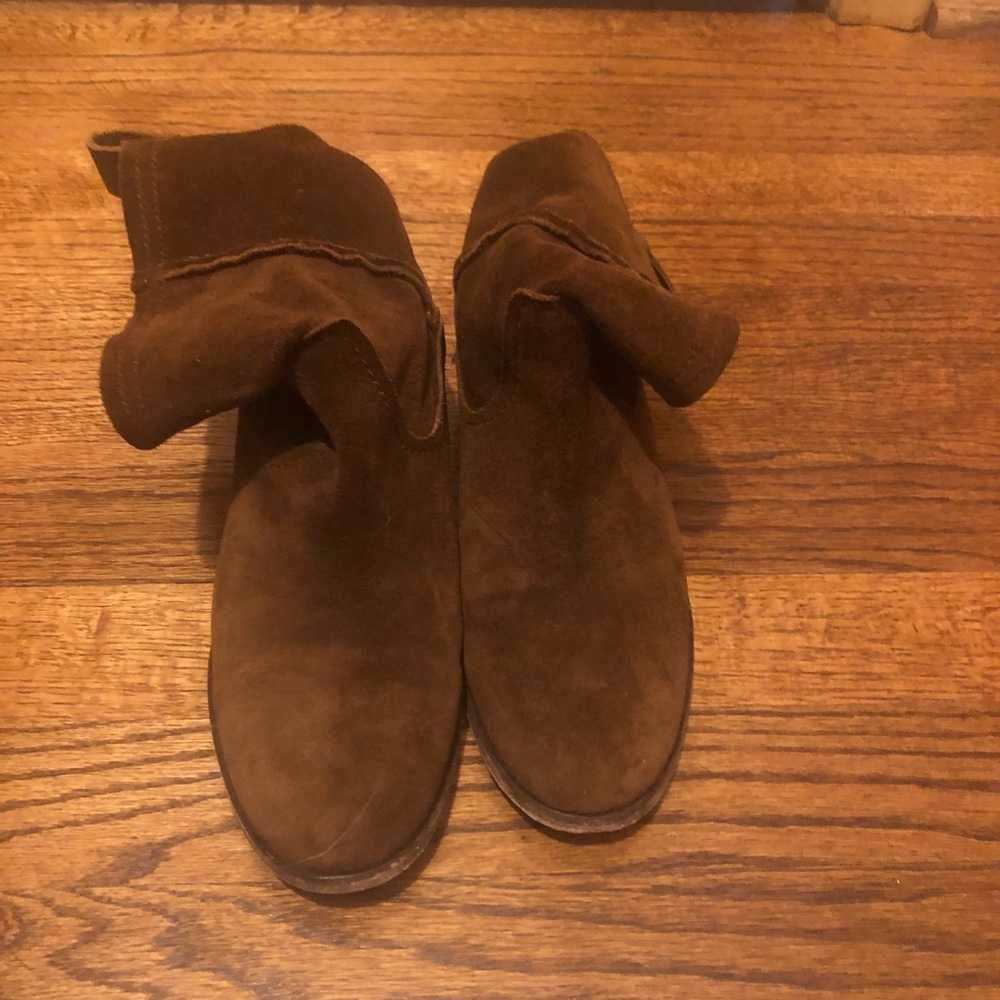 Frye Brown suede booties size 6